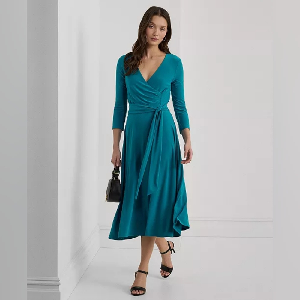 Women's Clothing (490)